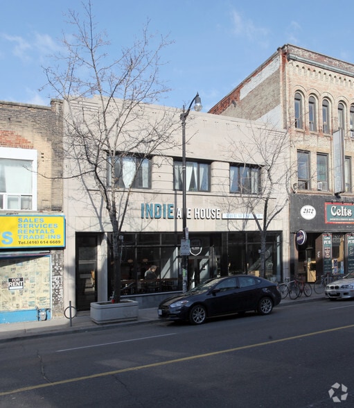 2874-2876 Dundas St W, Toronto, ON à louer - Photo du bâtiment - Image 1 de 2