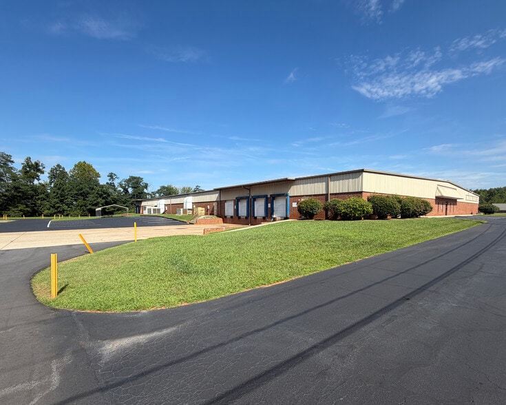 1 Regency Industrial Blvd, Thomasville, NC for sale - Building Photo - Image 2 of 11
