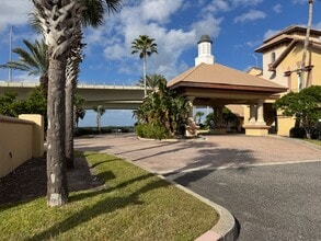 861 Ballough Rd, Daytona Beach, FL à louer Photo intérieure- Image 2 de 24