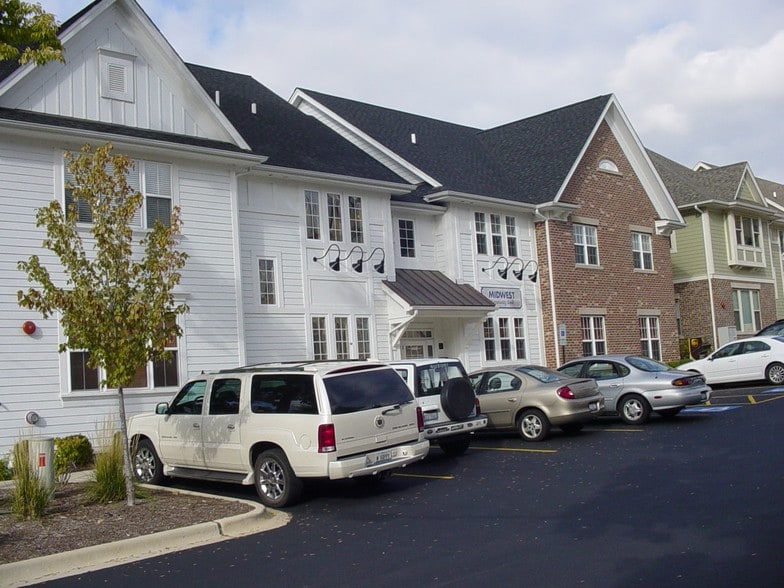 409 Illinois Ave, St Charles, IL à louer - Photo du bâtiment - Image 3 de 5