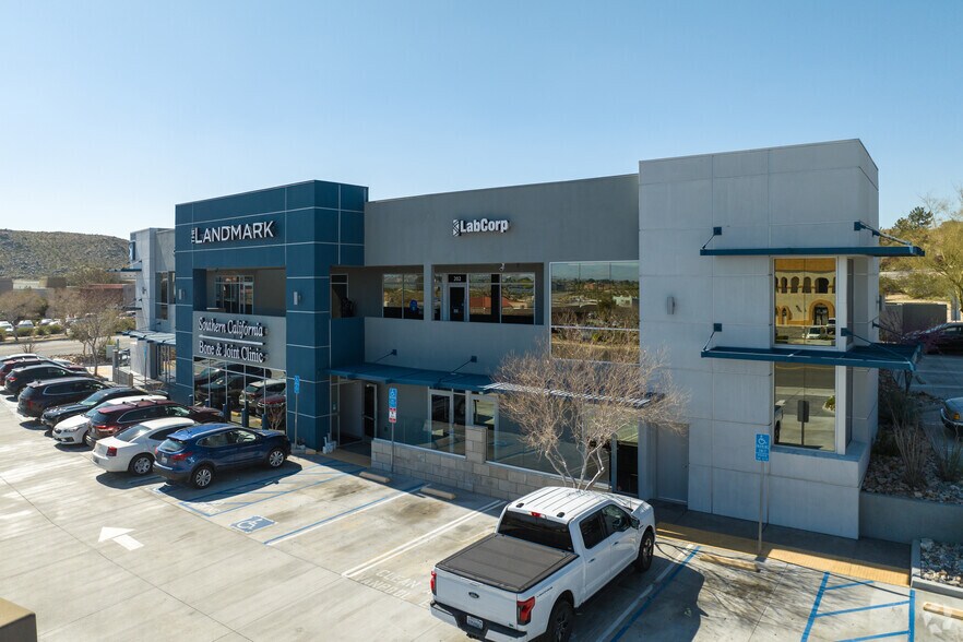 16008 Kamana Rd, Apple Valley, CA à louer - Photo du bâtiment - Image 3 de 11