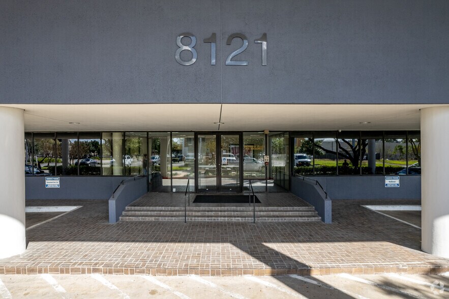 8121 Broadway St, Houston, TX à louer - Photo du bâtiment - Image 2 de 3
