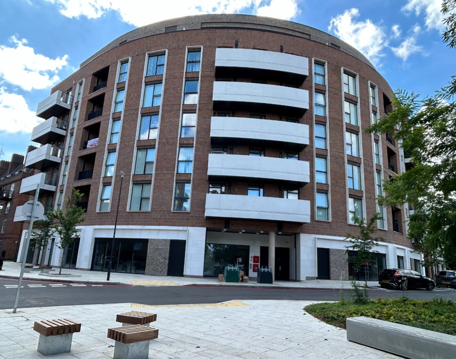 Kings Ave, London for lease Primary Photo- Image 1 of 4