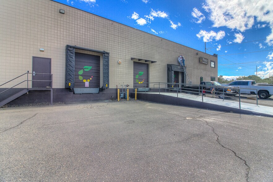 700 W Valley Mall Blvd, Union Gap, WA à louer - Photo du bâtiment - Image 2 de 33