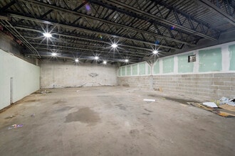 213 Taunton Ave, Seekonk, MA for lease Interior Photo- Image 2 of 4