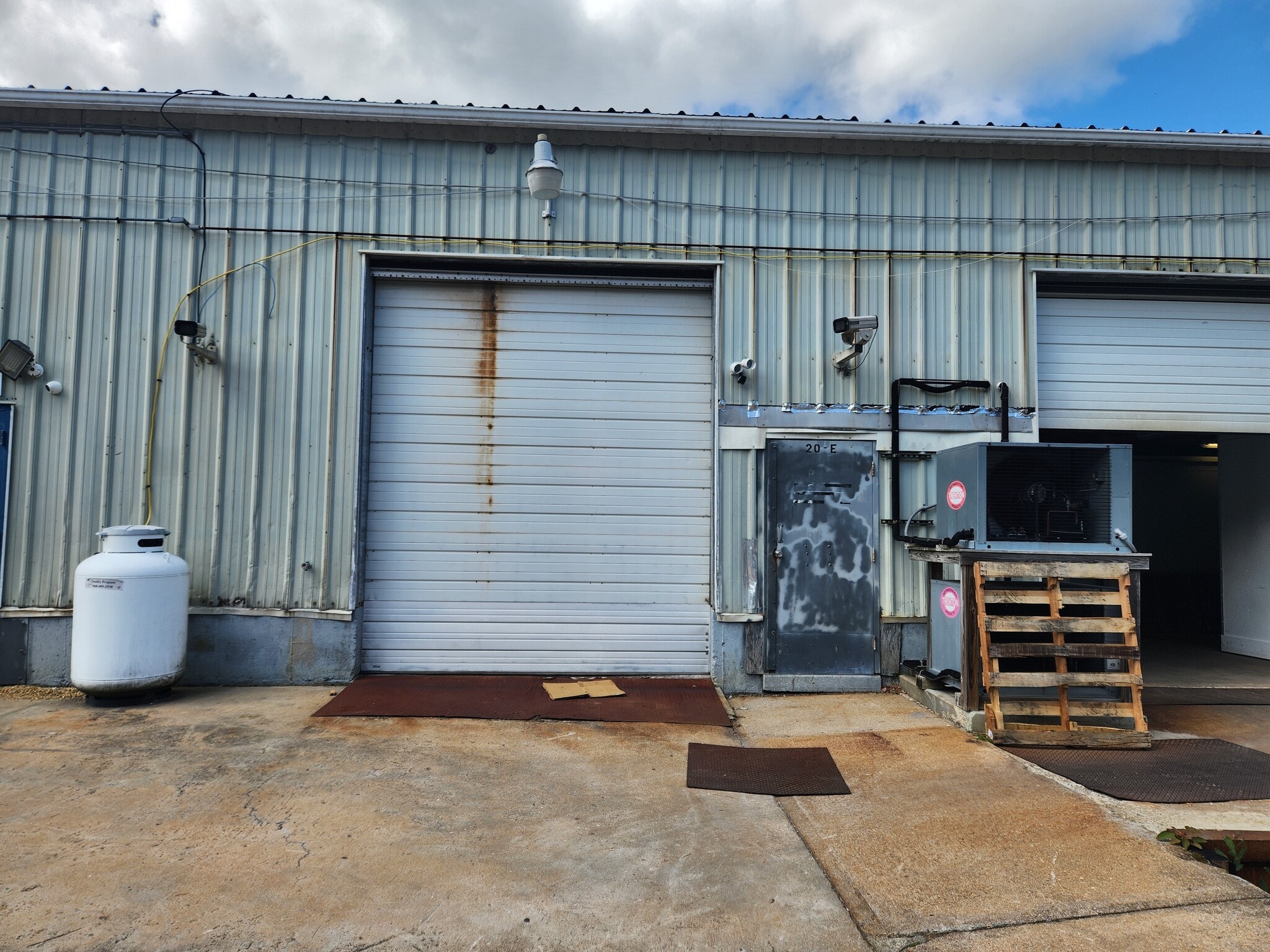 20 Walts Way, Narragansett, RI for lease Interior Photo- Image 1 of 5