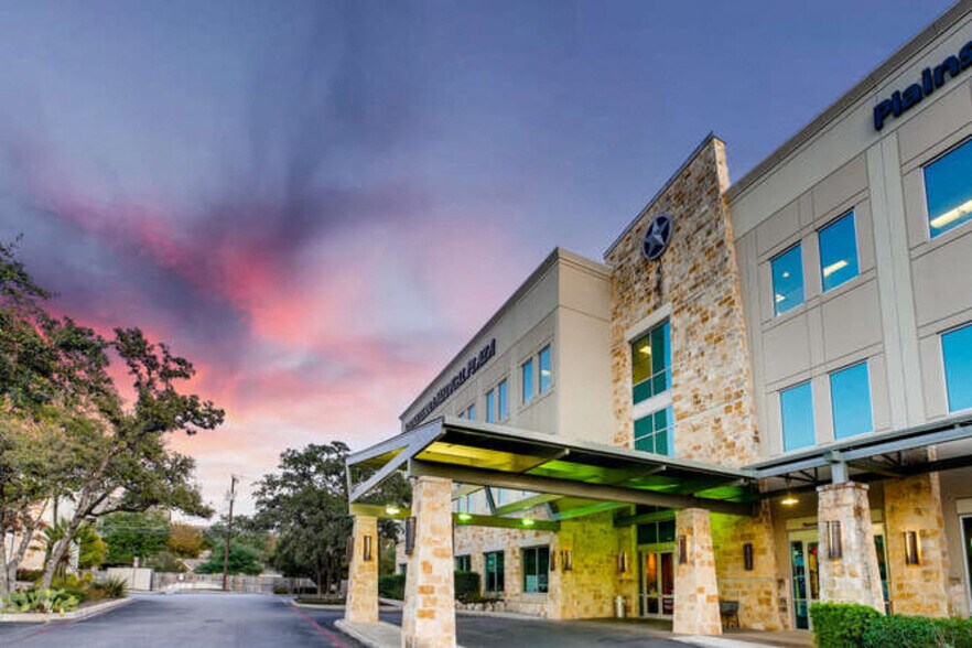 150 E Sonterra Blvd, San Antonio, TX à louer - Photo du bâtiment - Image 3 de 9