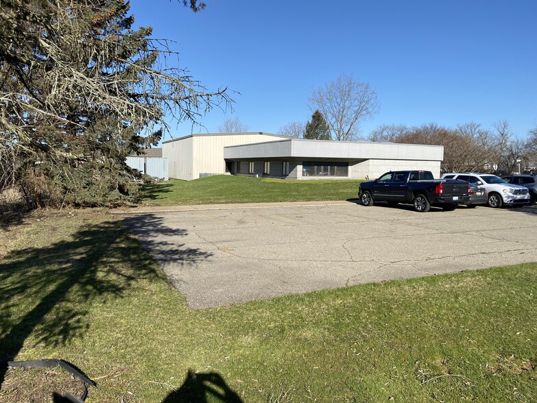 2855 Jolly Rd, Okemos, MI for sale - Building Photo - Image 1 of 1