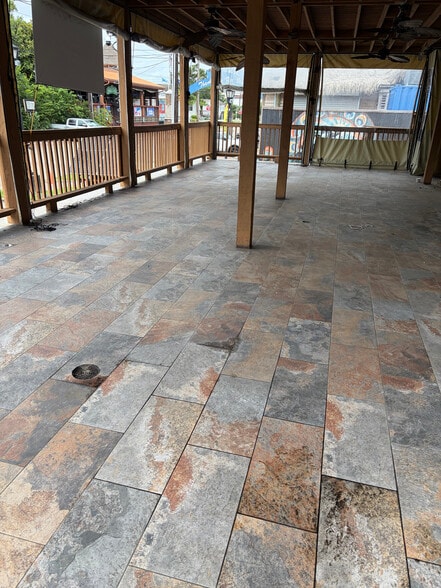 605 6th St, Kemah, TX for lease - Building Photo - Image 2 of 8