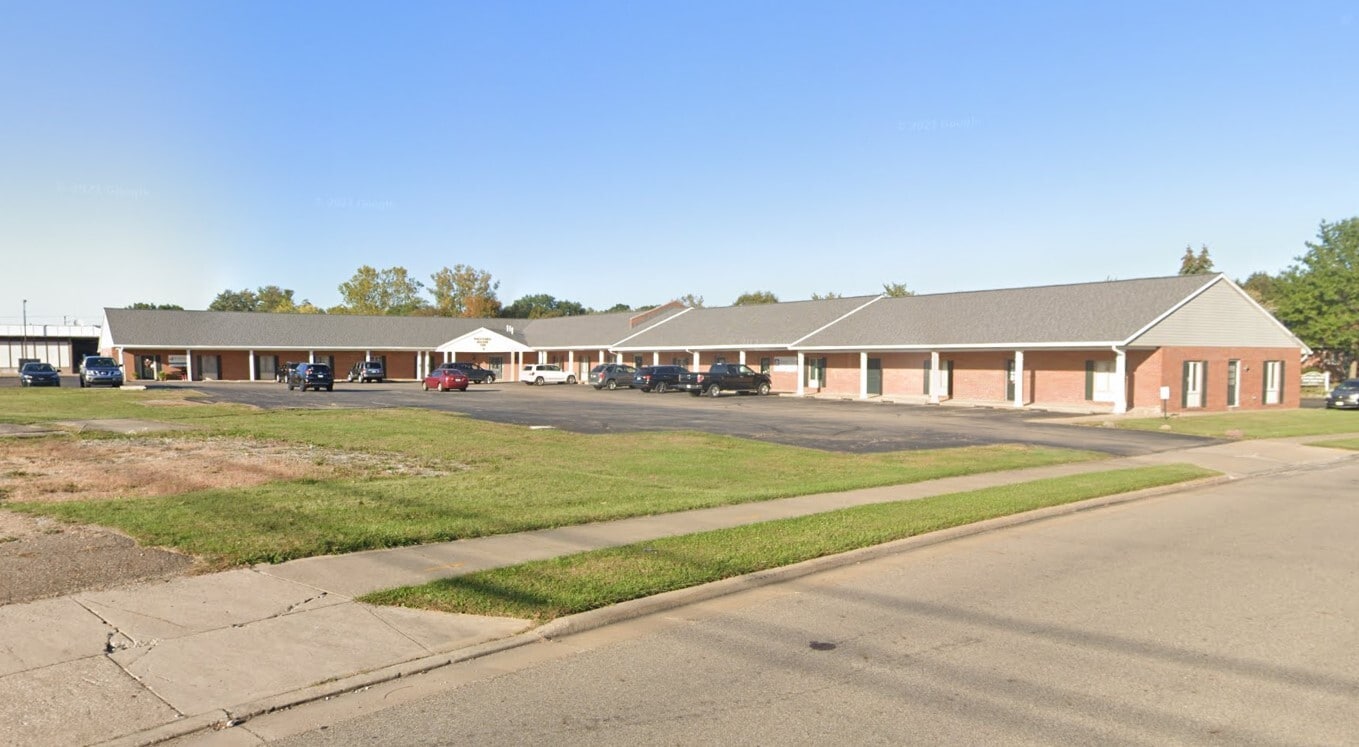 Office Building & Land For Sale portfolio of 2 properties for sale on LoopNet.ca Building Photo- Image 1 of 5