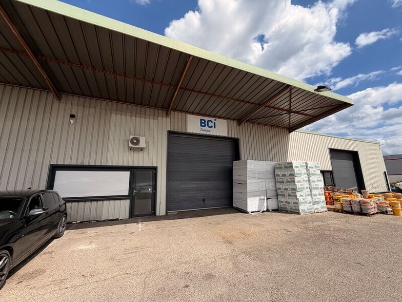Flex in Beynost for lease - Building Photo - Image 3 of 4