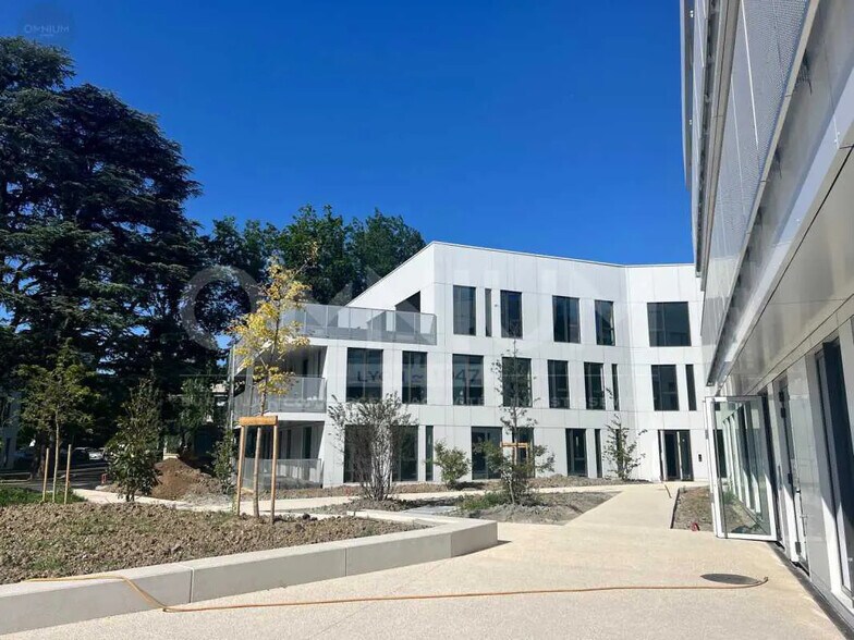 Bureau dans Limonest à vendre - Photo du bâtiment - Image 3 de 14