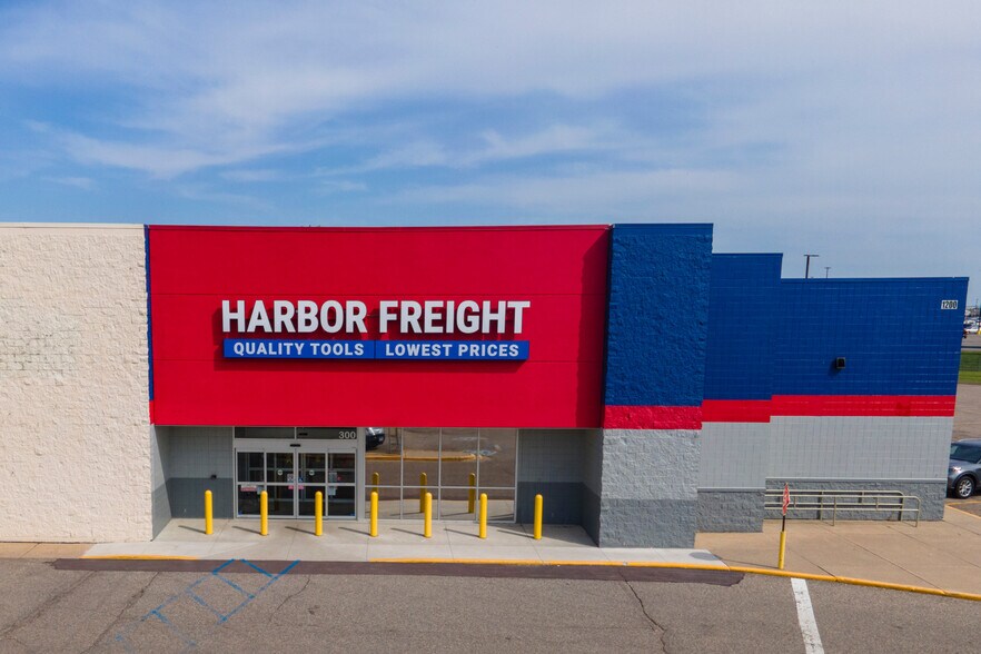 1200 E Susan Dr, Marshall, MN à louer - Photo du bâtiment - Image 2 de 12