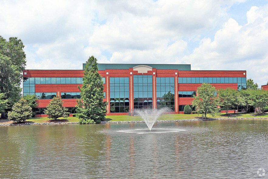 1313 Executive Blvd, Chesapeake, VA for lease - Building Photo - Image 1 of 11