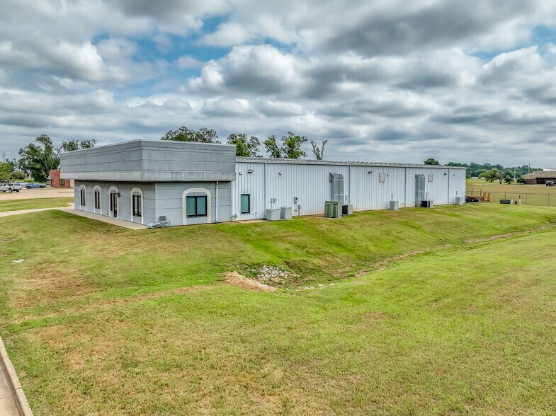 285 Kershaw Industrial Blvd, Montgomery, AL à vendre - Photo du bâtiment - Image 1 de 19