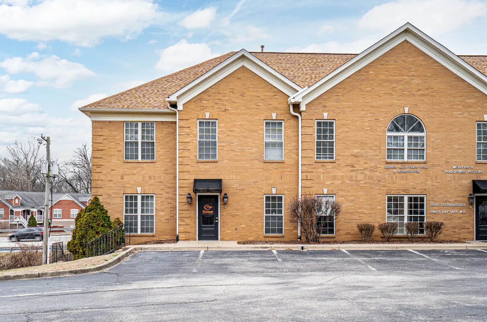 3103 Breckenridge Ln, Louisville, KY for sale Primary Photo- Image 1 of 7