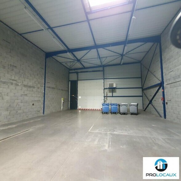 Flex in Échirolles for lease - Interior Photo - Image 2 of 11