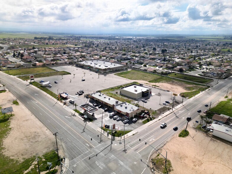 1715 Morning Dr, Bakersfield, CA for sale - Building Photo - Image 2 of 9