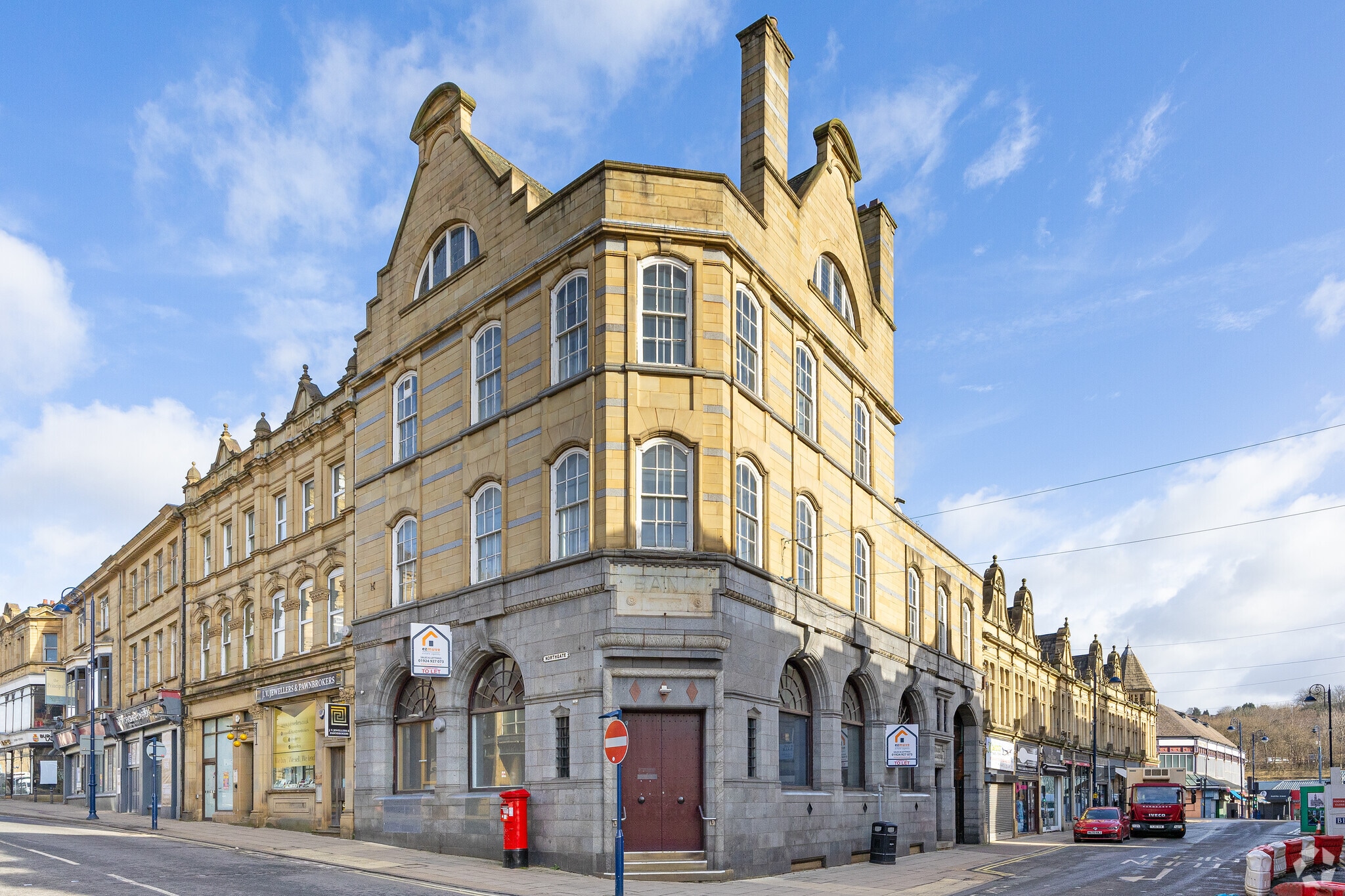 2 Northgate, Dewsbury for lease Primary Photo- Image 1 of 3