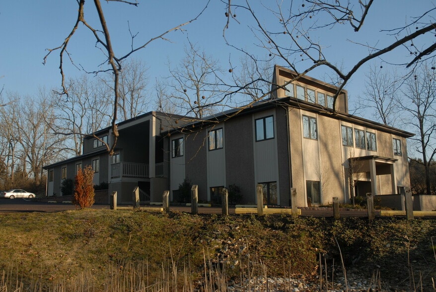 102 Memorial Rd, Schwenksville, PA for sale - Building Photo - Image 2 of 12