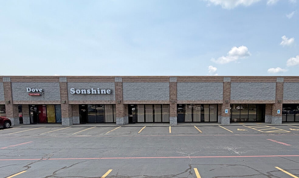 1329 E Republic Rd, Springfield, MO à louer - Photo du bâtiment - Image 1 de 10