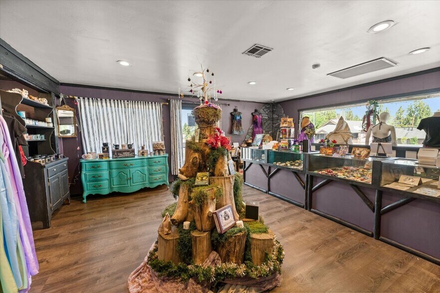 41081 Big Bear Blvd, Big Bear Lake, CA for sale - Building Photo - Image 2 of 11