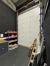 Standback Way, Skelmanthorpe for lease Interior Photo- Image 1 of 3