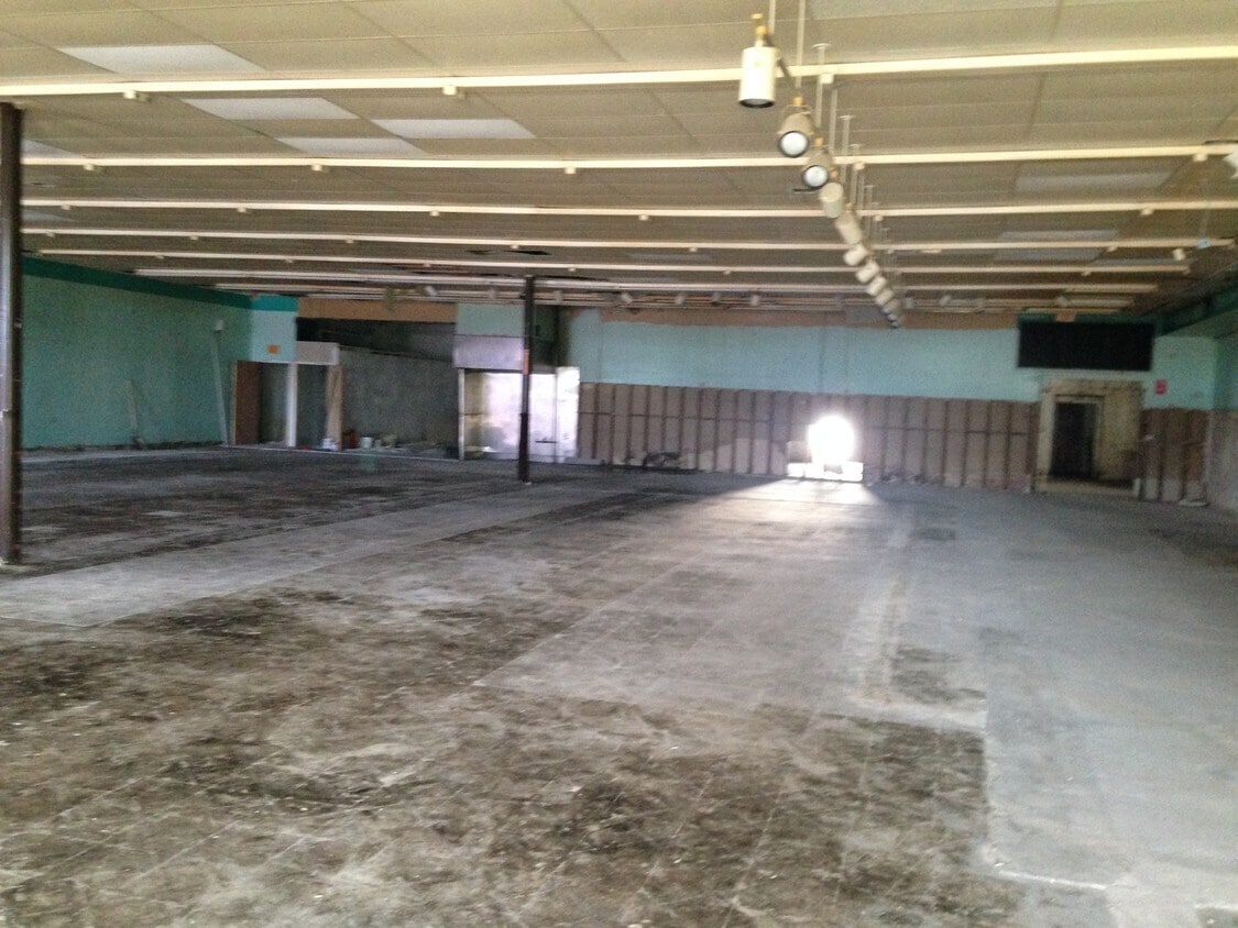 2701-2715 S Orlando Dr, Sanford, FL à louer Photo intérieure- Image 1 de 3