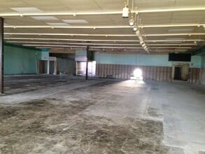 2701-2715 S Orlando Dr, Sanford, FL à louer Photo intérieure- Image 1 de 3