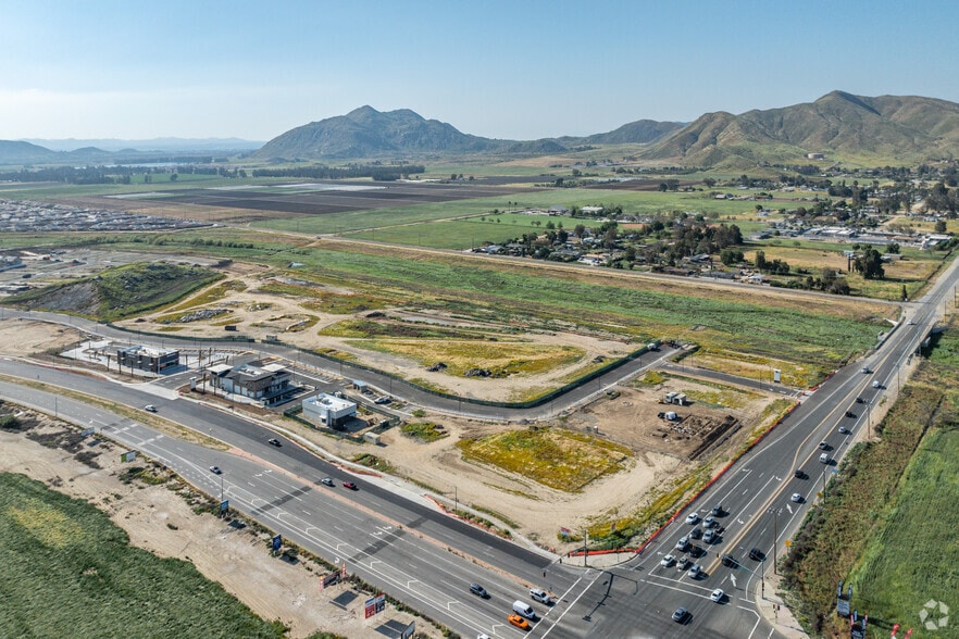 Domenigoni Pky, Winchester, CA for lease - Building Photo - Image 2 of 7