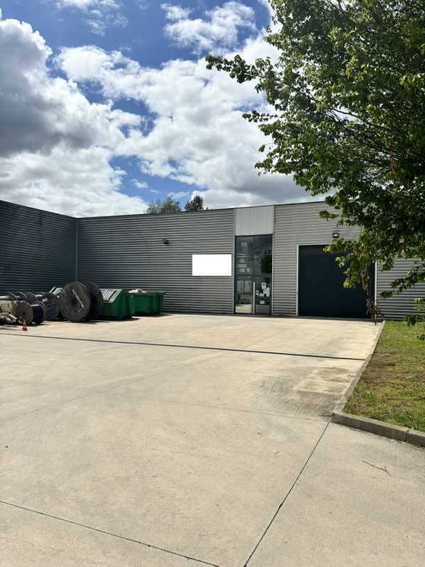 Flex in Bussy-Saint-Georges for lease Building Photo- Image 1 of 11