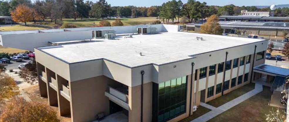 4904 NW Research Dr, Huntsville, AL à vendre - Photo du bâtiment - Image 2 de 12