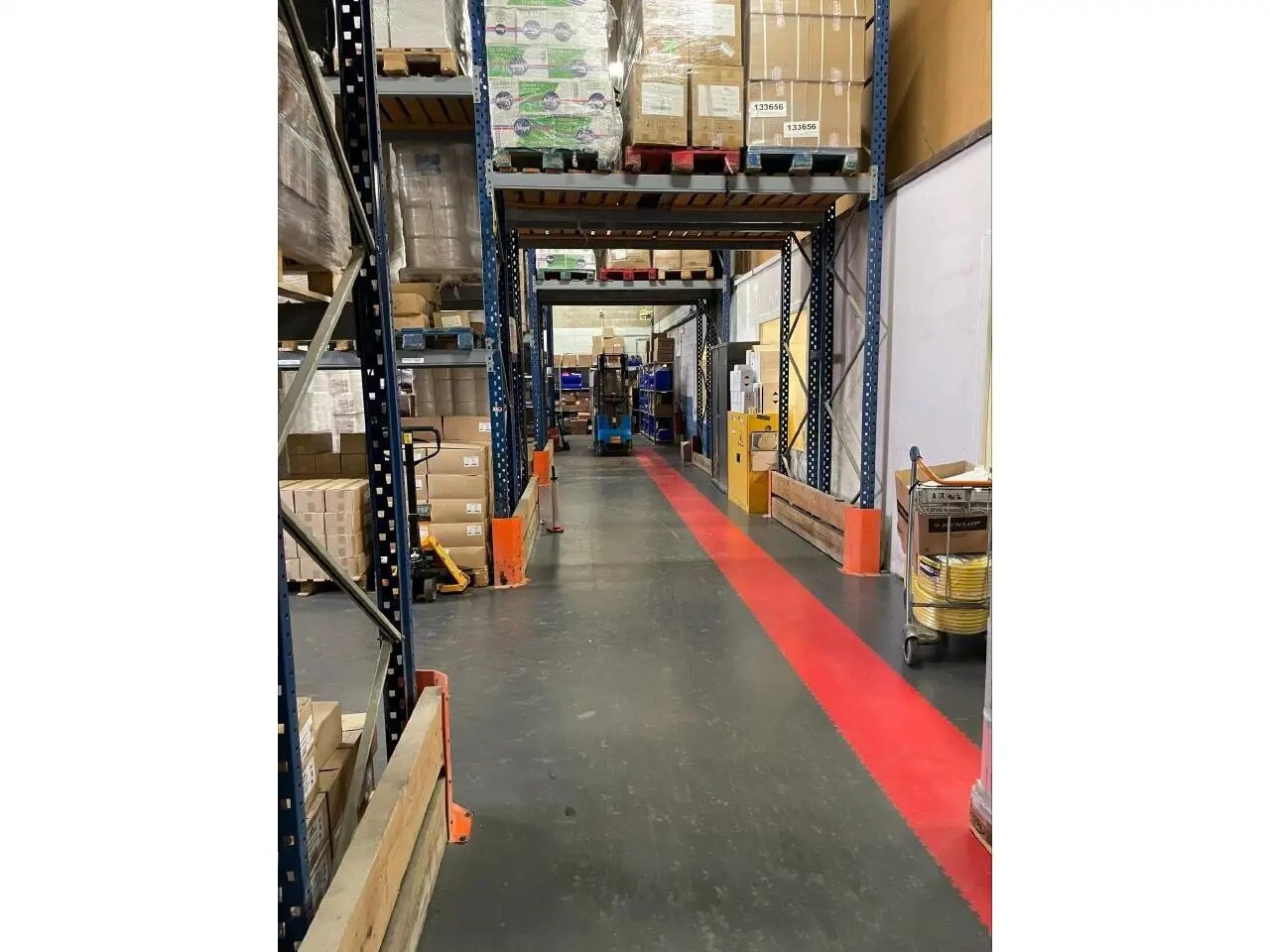 Office in Montreuil for lease Primary Photo- Image 1 of 18