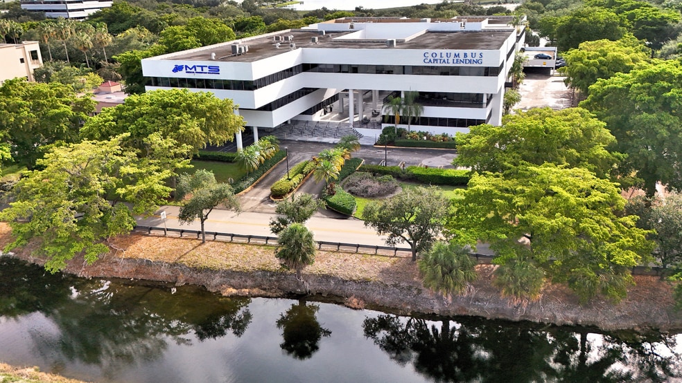 14750 NW 77th Ct, Miami Lakes, FL for lease - Building Photo - Image 2 of 9