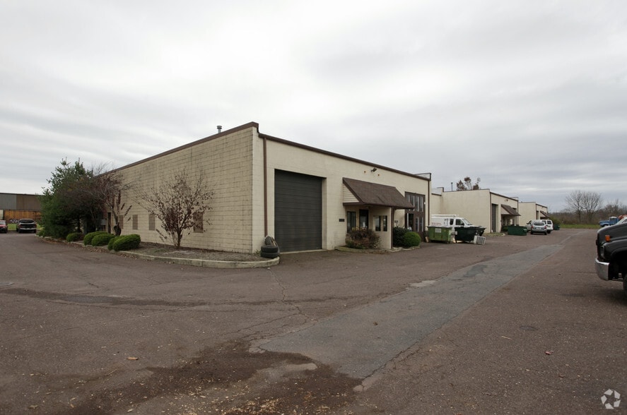 550 California Rd, Quakertown, PA for lease - Building Photo - Image 3 of 5