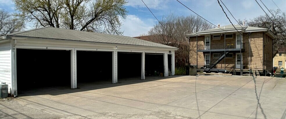 2501 A St, Lincoln, NE à vendre - Photo du bâtiment - Image 2 de 9