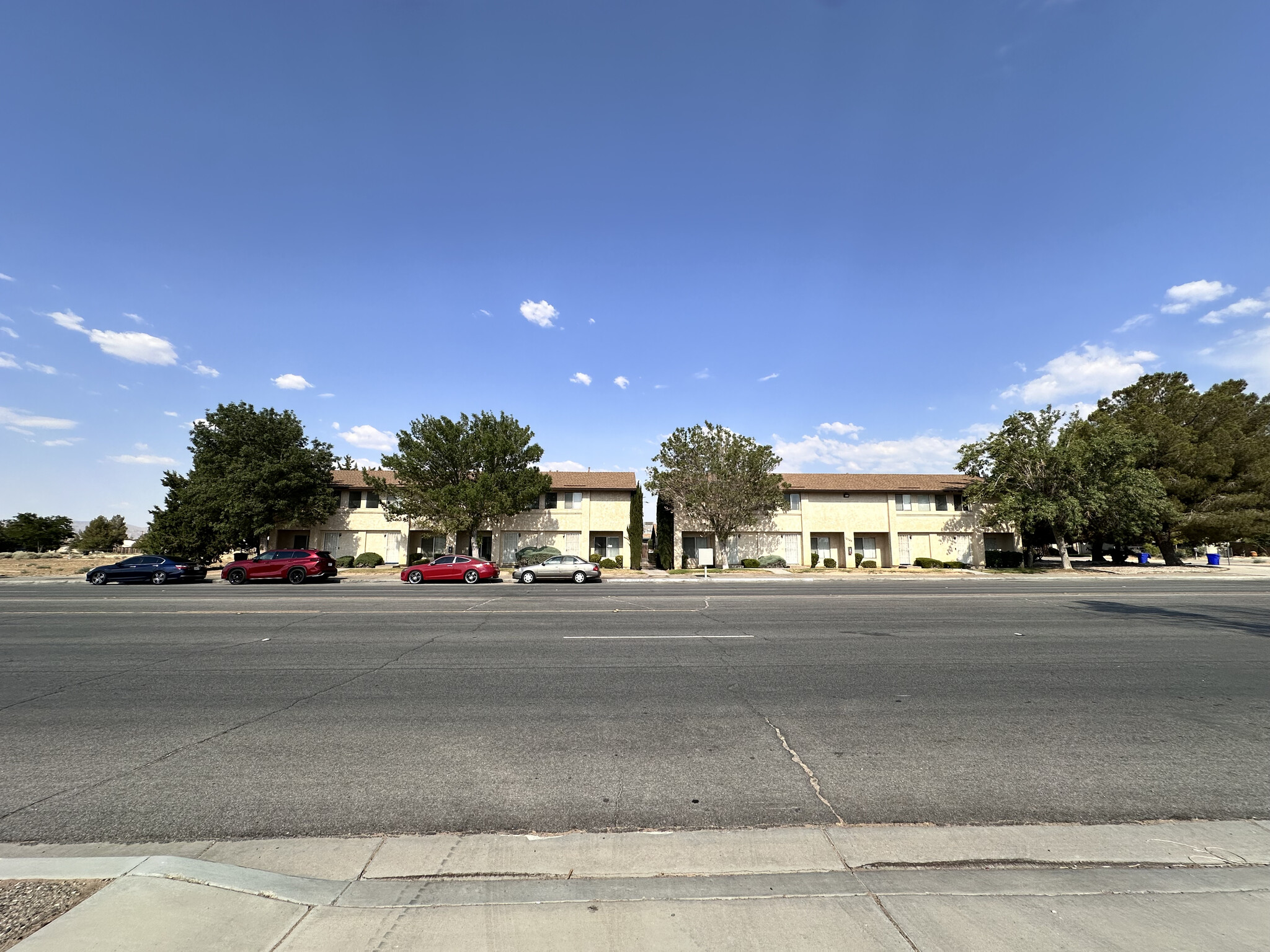 12745 Navajo Rd, Apple Valley, CA à vendre Photo du bâtiment- Image 1 de 1