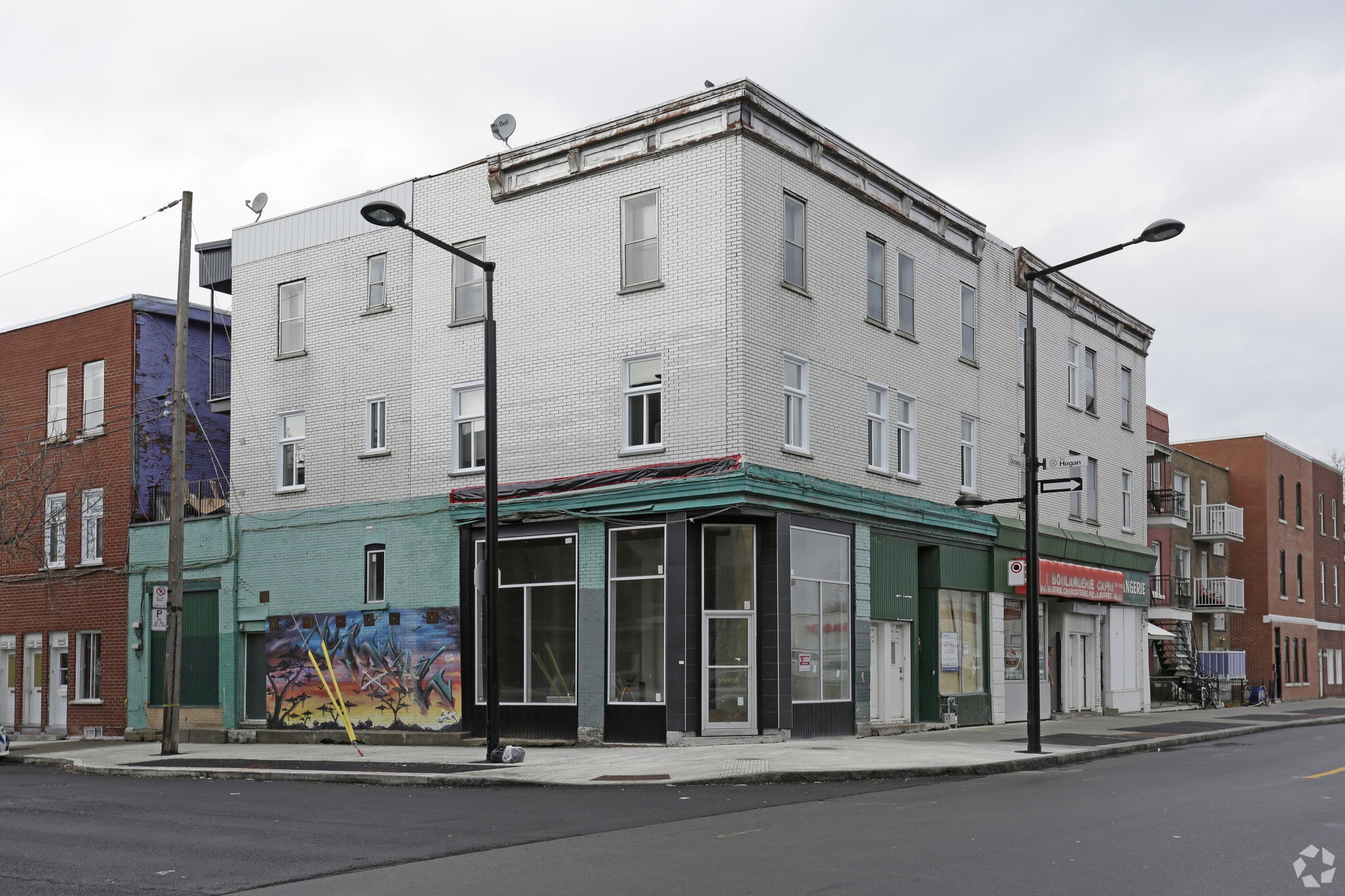 2751-2773 Rue Ontario E, Montréal, QC for lease Primary Photo- Image 1 of 3