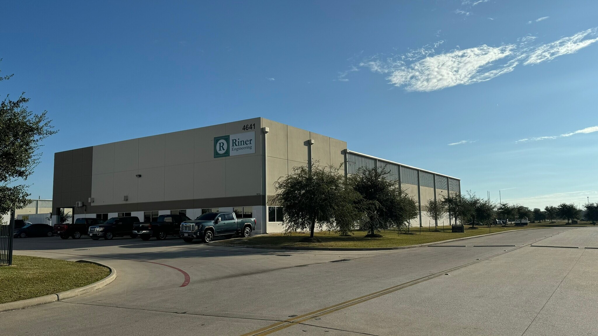 4641 Kennedy Commerce Dr, Houston, TX à louer Photo du bâtiment- Image 1 de 12