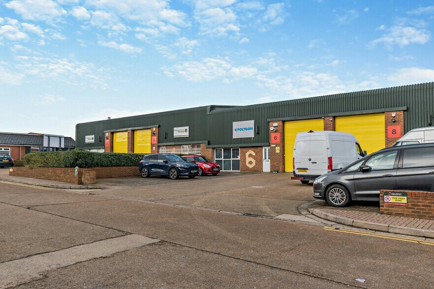 1 Manor Rd, Erith à louer - Photo du bâtiment - Image 2 de 7
