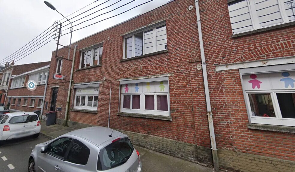 Bureau dans La Madeleine à louer - Photo du bâtiment - Image 2 de 8