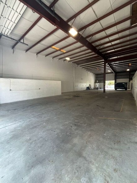 1600-1650 NW 34th Ter, Lauderhill, FL for lease - Interior Photo - Image 3 of 5
