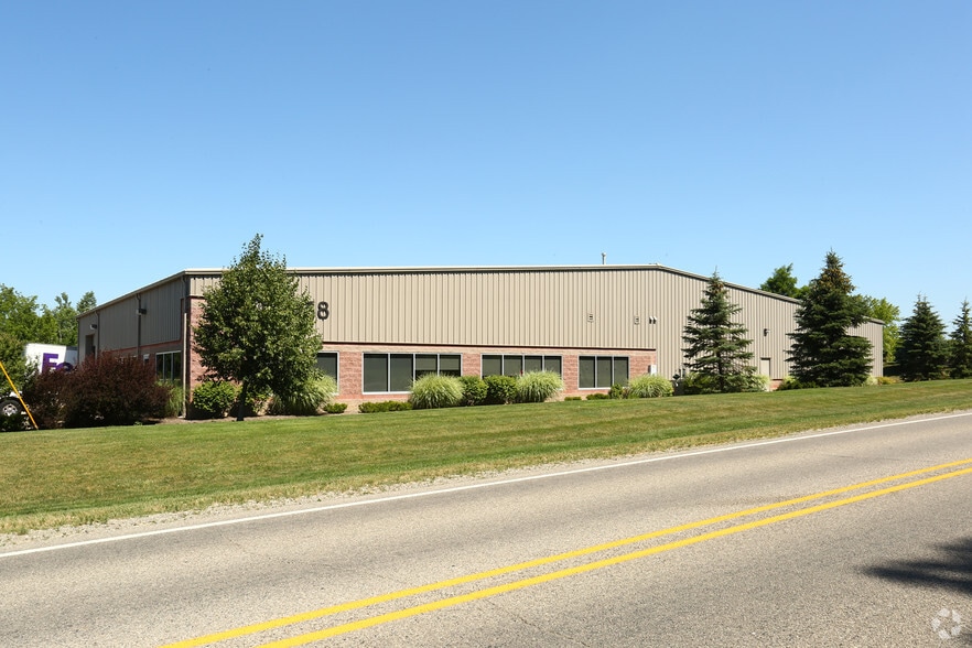 12238 N Fenton Rd, Fenton, MI for sale - Building Photo - Image 2 of 4