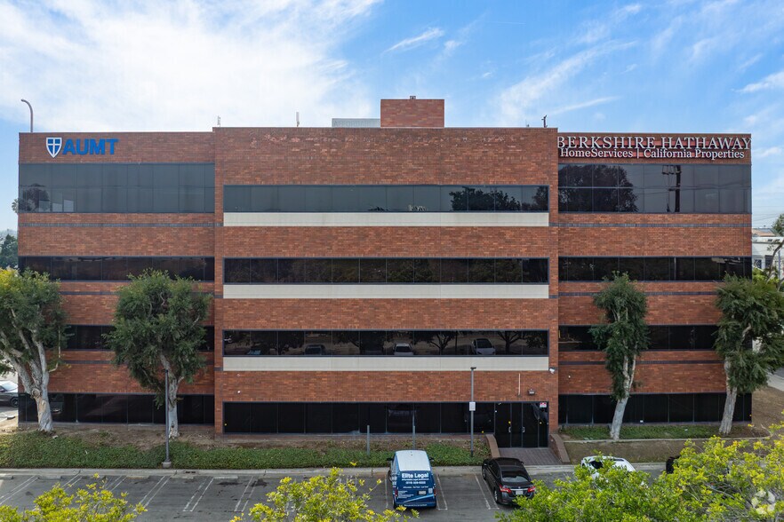 1225 W 190th St, Gardena, CA à louer - Photo du bâtiment - Image 3 de 12