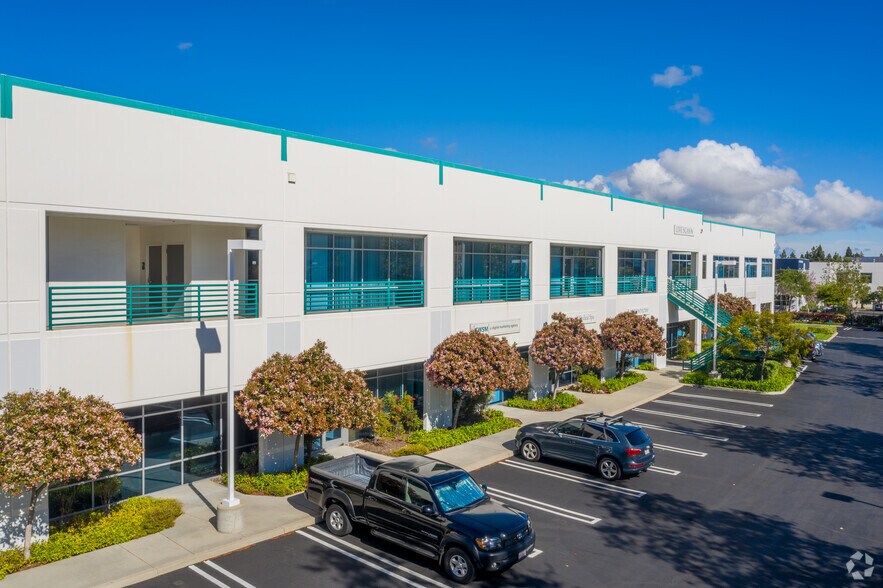 6 Journey, Aliso Viejo, CA à louer - Photo du bâtiment - Image 3 de 6