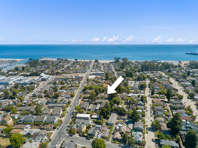 707 Seabright Ave, Santa Cruz, CA à vendre - Photo du bâtiment - Image 2 de 21