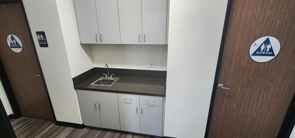 22532 Avenida Empressa, Rancho Santa Margarita, CA for lease - Interior Photo - Image 3 of 4