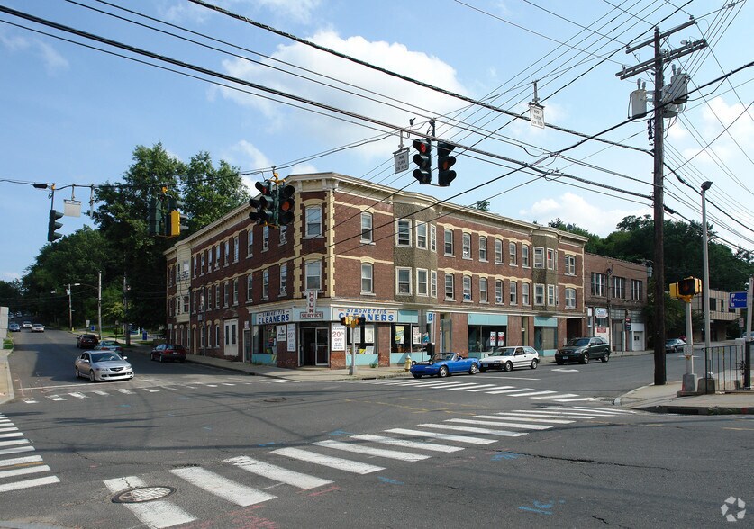 70-80 Center St, Shelton, CT for lease - Primary Photo - Image 1 of 7