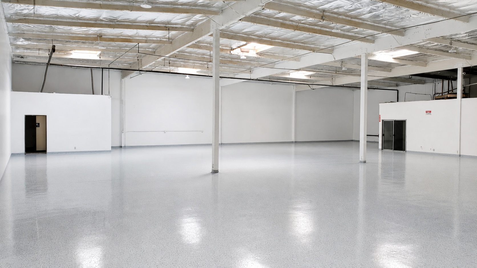 2725 Seaboard Ln, Long Beach, CA for lease Interior Photo- Image 1 of 5