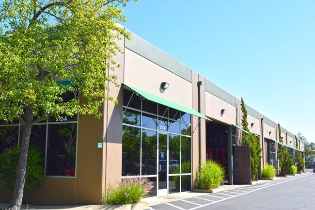 Plus de détails pour 572 Martin Ave, Rohnert Park, CA - Flex à vendre